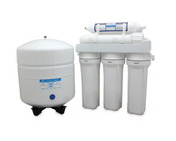 Water filtration system with cylindrical tanks and a pressure tank on a white background